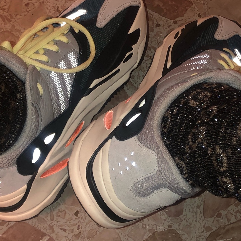 Yeezy boost 700 wave runner